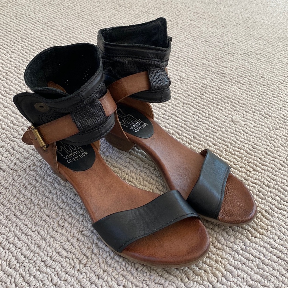 Miz Mooz Black Leather Sandals sz 37